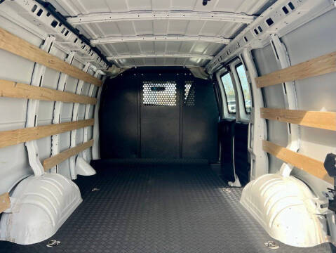 2024 Chevrolet Express 2500