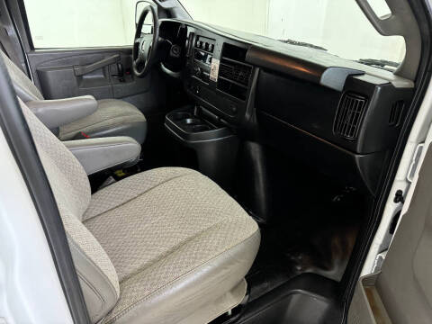 2017 GMC Savana 2500