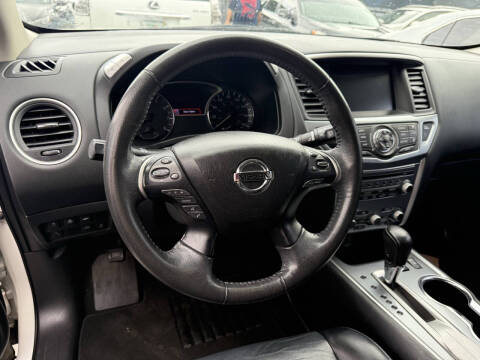 2018 Nissan Pathfinder Platinum