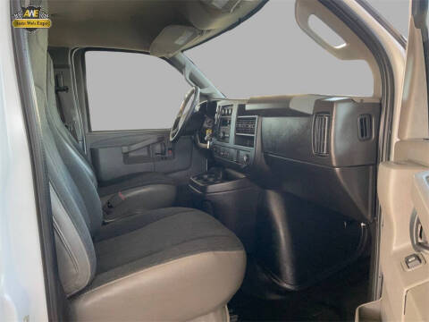 2023 Chevrolet Express 2500