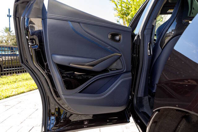 2025 Aston Martin DBX 707