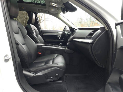 2024 Volvo XC90 B5 Core Bright Theme