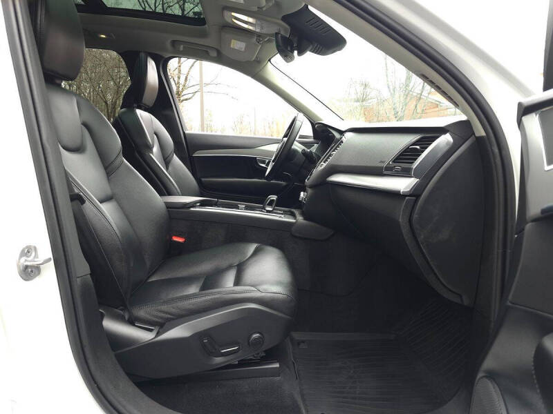 2024 Volvo XC90 B5 Core Bright Theme