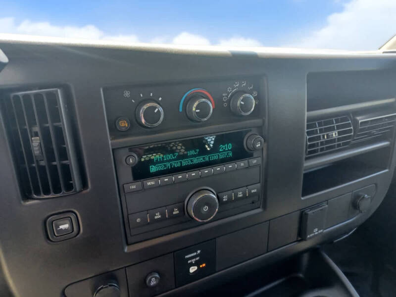 2025 Chevrolet Express 2500