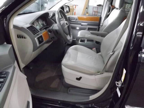 2010 Chrysler Town and Country Limited