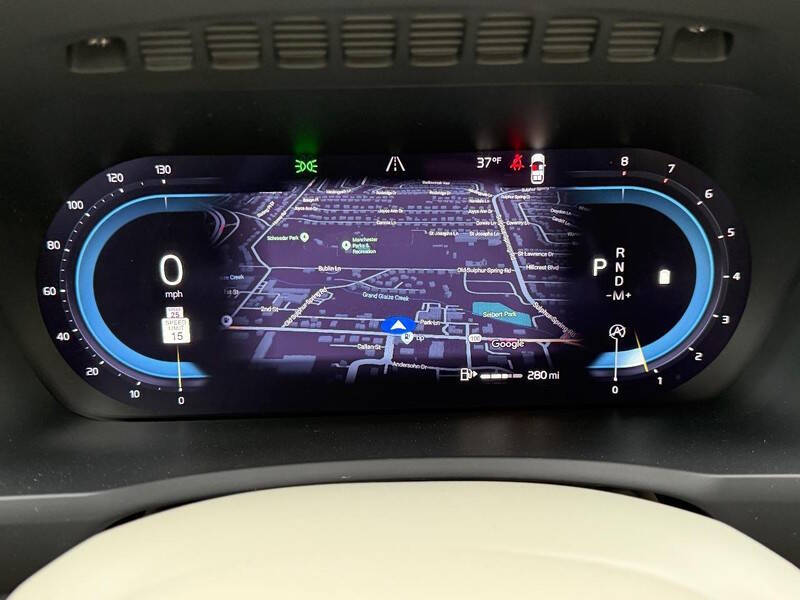 2023 Volvo XC90 B5 Plus Bright Theme