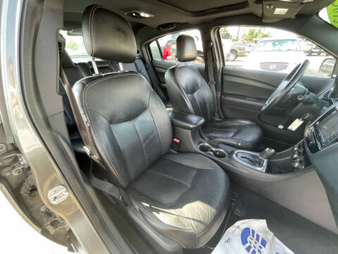 2012 Chrysler 200 Limited