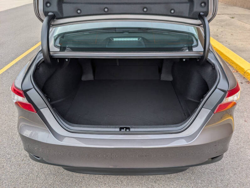 2018 Toyota Camry Hybrid LE