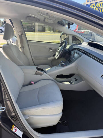 2012 Toyota Prius Two