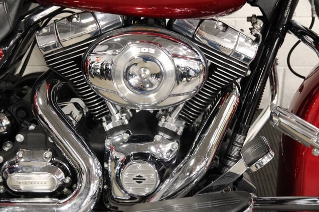 2013 Harley-Davidson STREET GLI