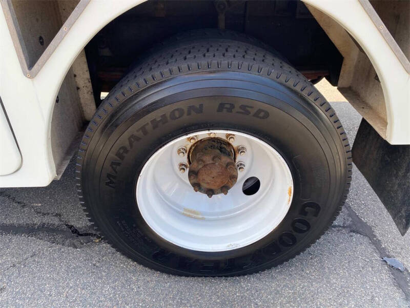 2015 Freightliner 108 SD