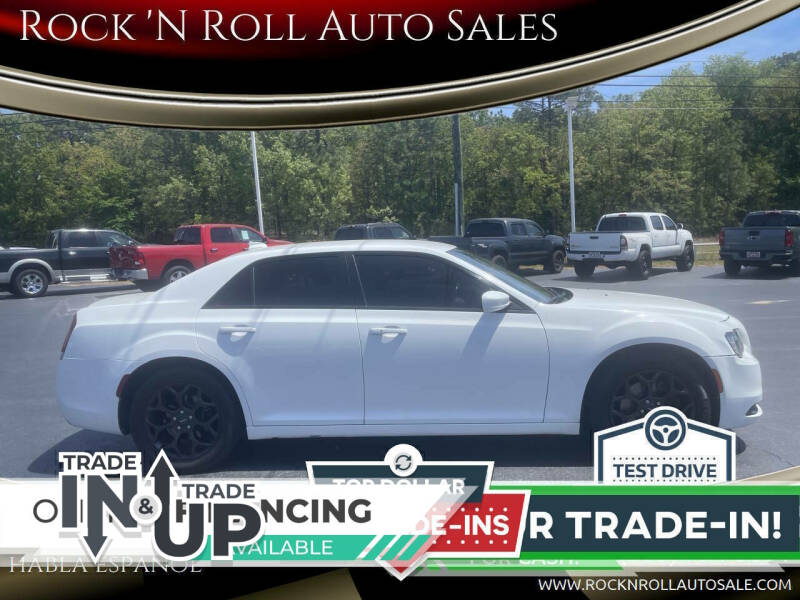 2019 Chrysler 300 S's photo