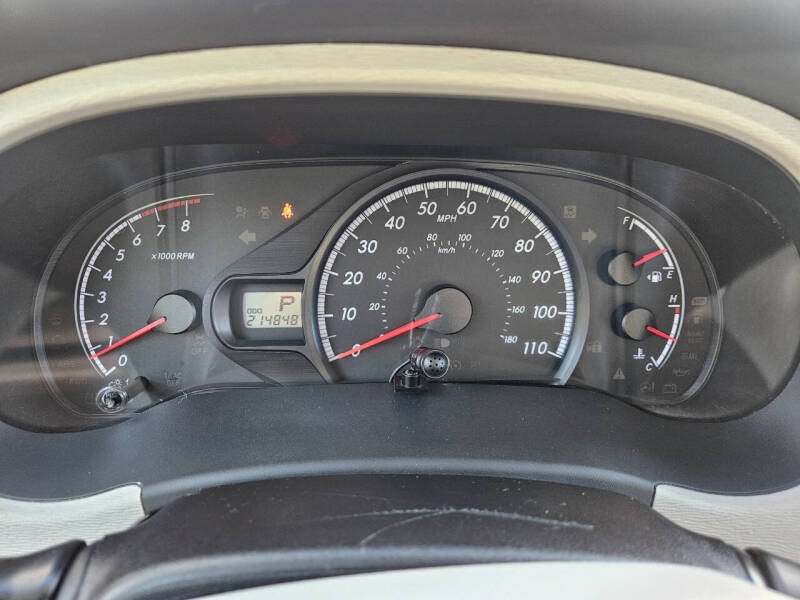 2011 Toyota Sienna LE 7-Passenger Auto Access Seat