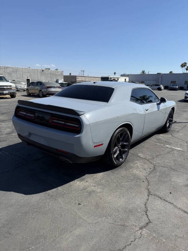 2021 Dodge Challenger SXT