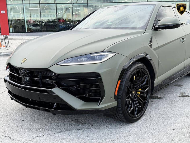 2025 Lamborghini Urus SE