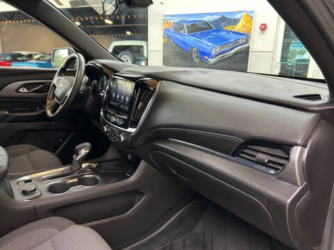 2023 Chevrolet Traverse LT Cloth