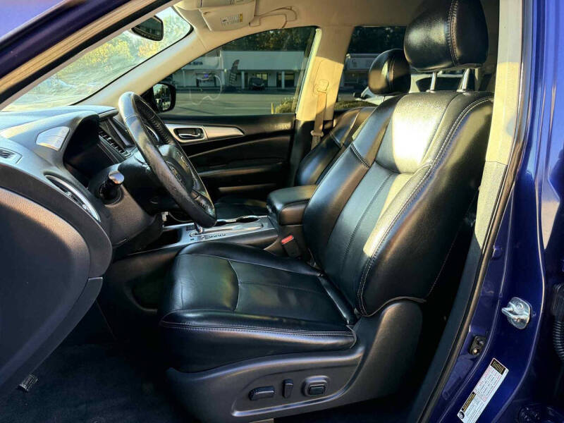 2020 Nissan Pathfinder SL