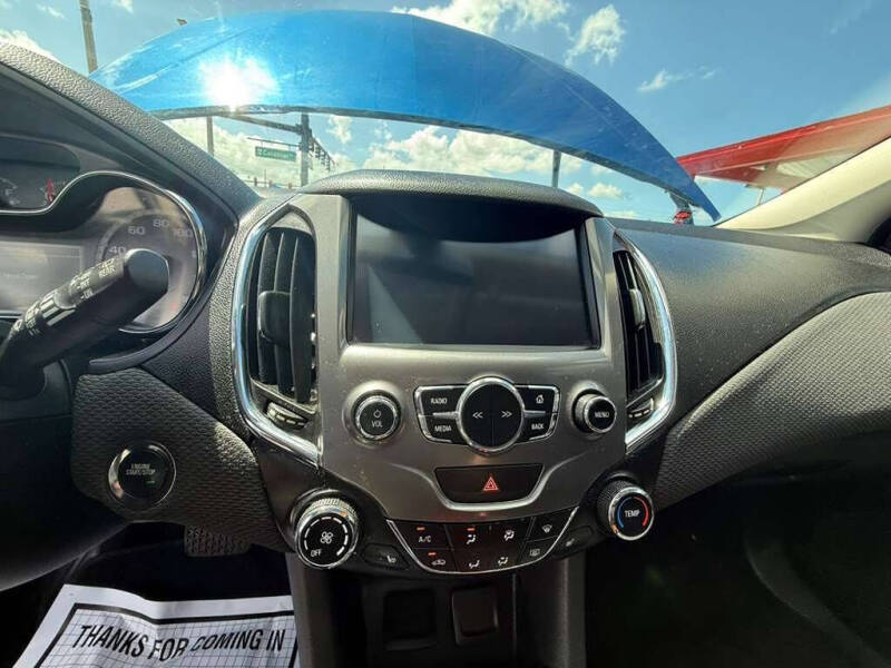 2017 Chevrolet Cruze LT Auto