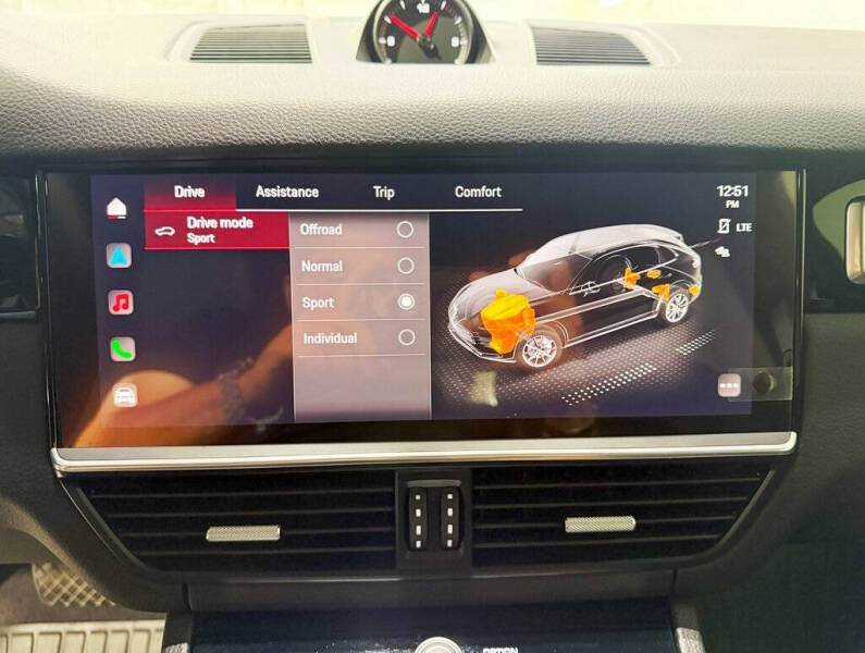 2022 Porsche Cayenne Platinum Edition