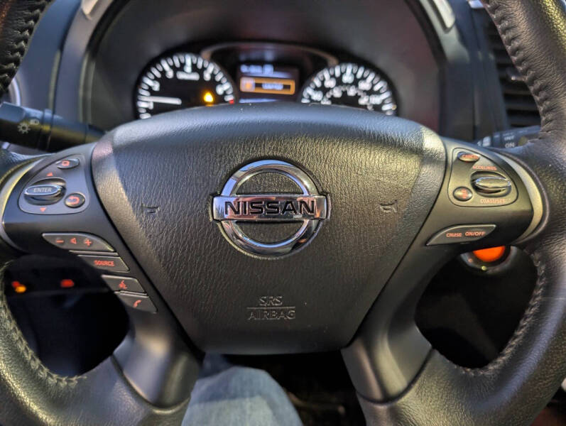 2019 Nissan Pathfinder SV