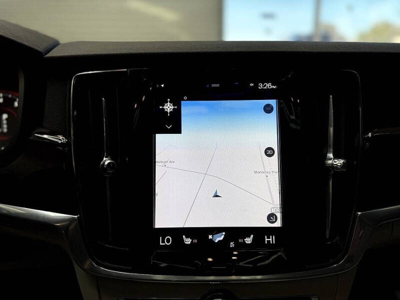 2017 Volvo S90 T6 Momentum