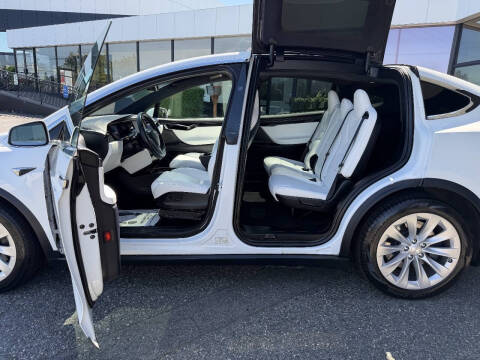 2019 Tesla Model X Standard Range