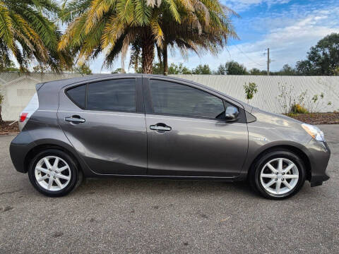 2014 Toyota Prius c Three