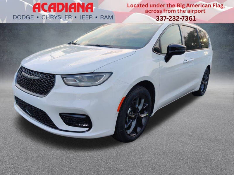 2026 Chrysler Pacifica Select's photo