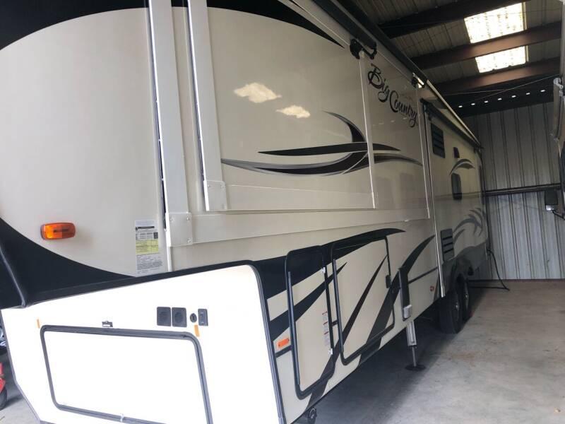 2019 Heartland Big Country for sale at Village Wholesale in Hot Springs Village AR