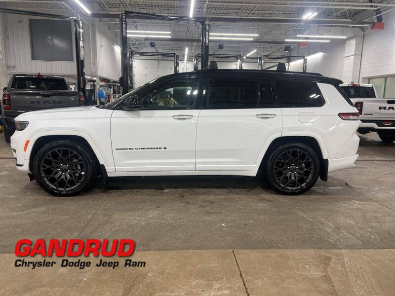 2024 Jeep Grand Cherokee L Summit Reserve's photo