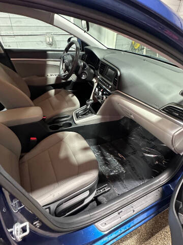 2019 Hyundai Elantra SE