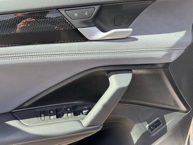 2025 Volkswagen Tiguan SE 4Motion