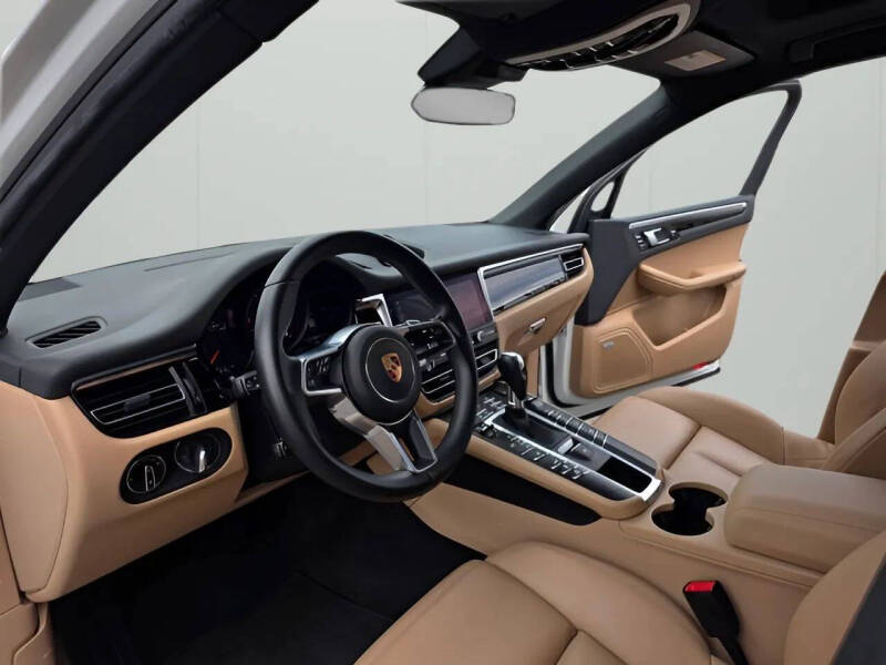 2020 Porsche Macan