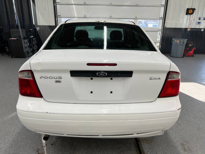 2005 Ford Focus ZX4 SE