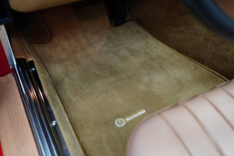 1986 Mercedes-Benz 560-Class 560 SL