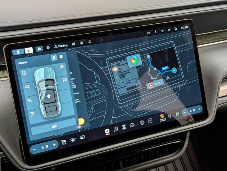 2025 Rivian R1S