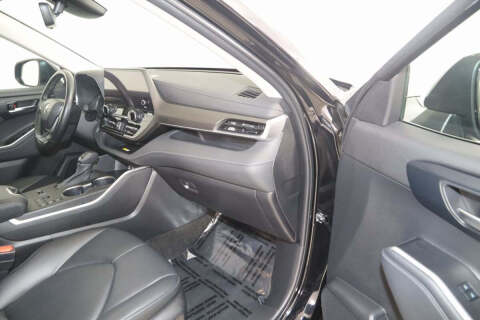 2023 Toyota Highlander Hybrid XLE