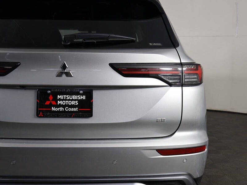 2025 Mitsubishi Outlander SE