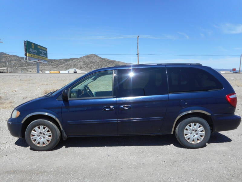 2005 Chrysler Town and Country LX