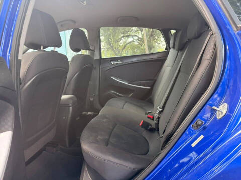 2013 Hyundai Accent SE