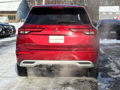 2024 Mitsubishi Outlander SE