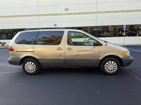 2000 Toyota Sienna LE