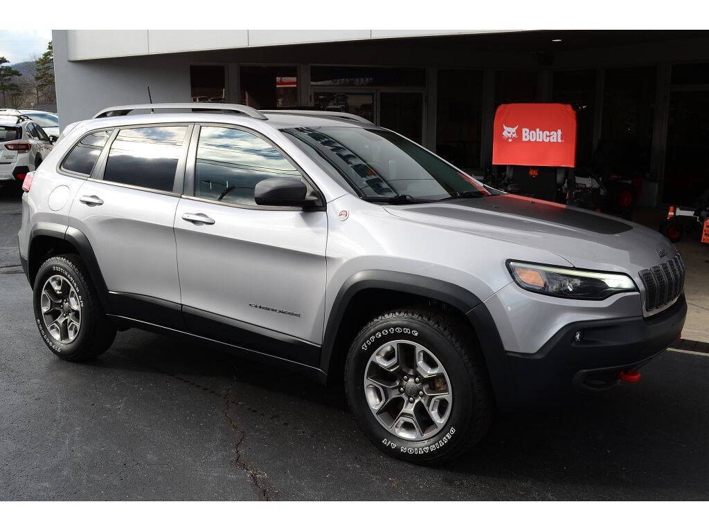 2019 Jeep Cherokee for sale at EARL DUFF PRE-OWNED CENTER in Harriman, TN