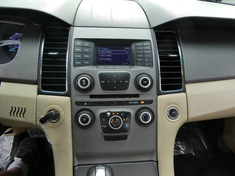 2017 Ford Taurus SE