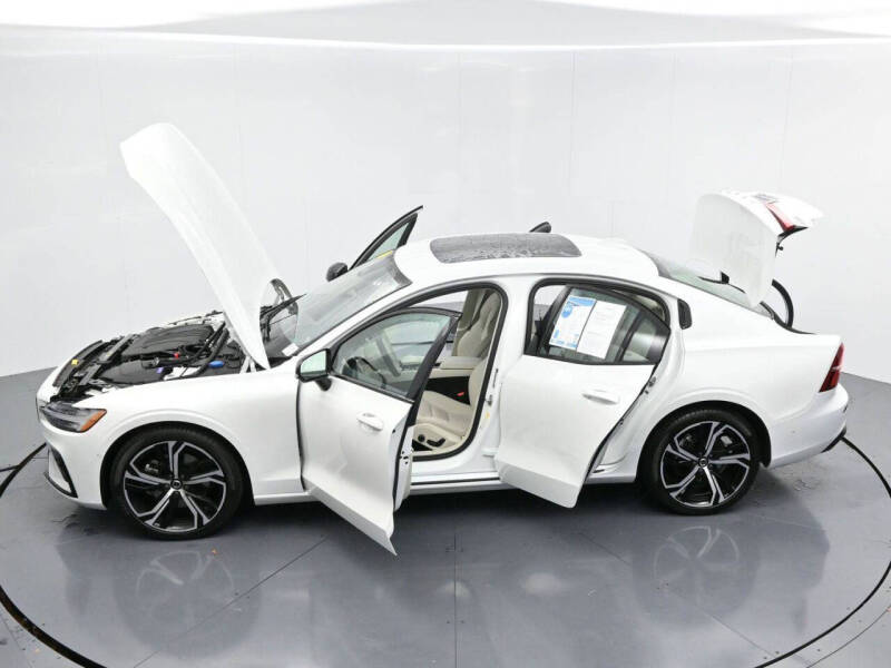 2025 Volvo S60 B5 Plus