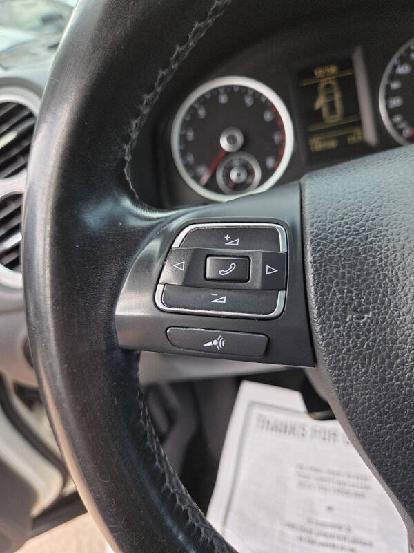 2011 Volkswagen Tiguan SEL 4Motion