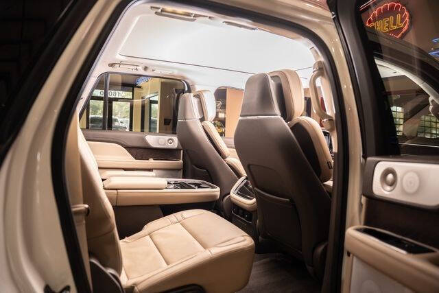 2023 Lincoln Navigator L Reserve
