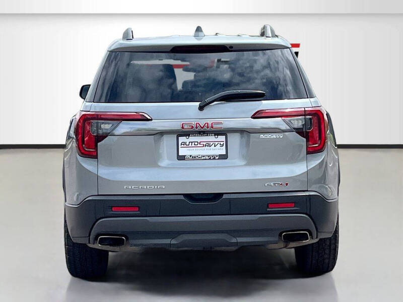 2023 GMC Acadia AT4