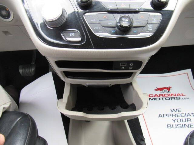 2017 Chrysler Pacifica Touring-L
