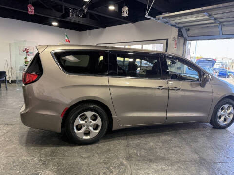 2018 Chrysler Pacifica Hybrid Touring Plus